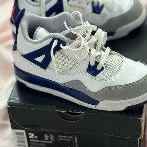 Jordan Retro white blue kids sneakers 2Y